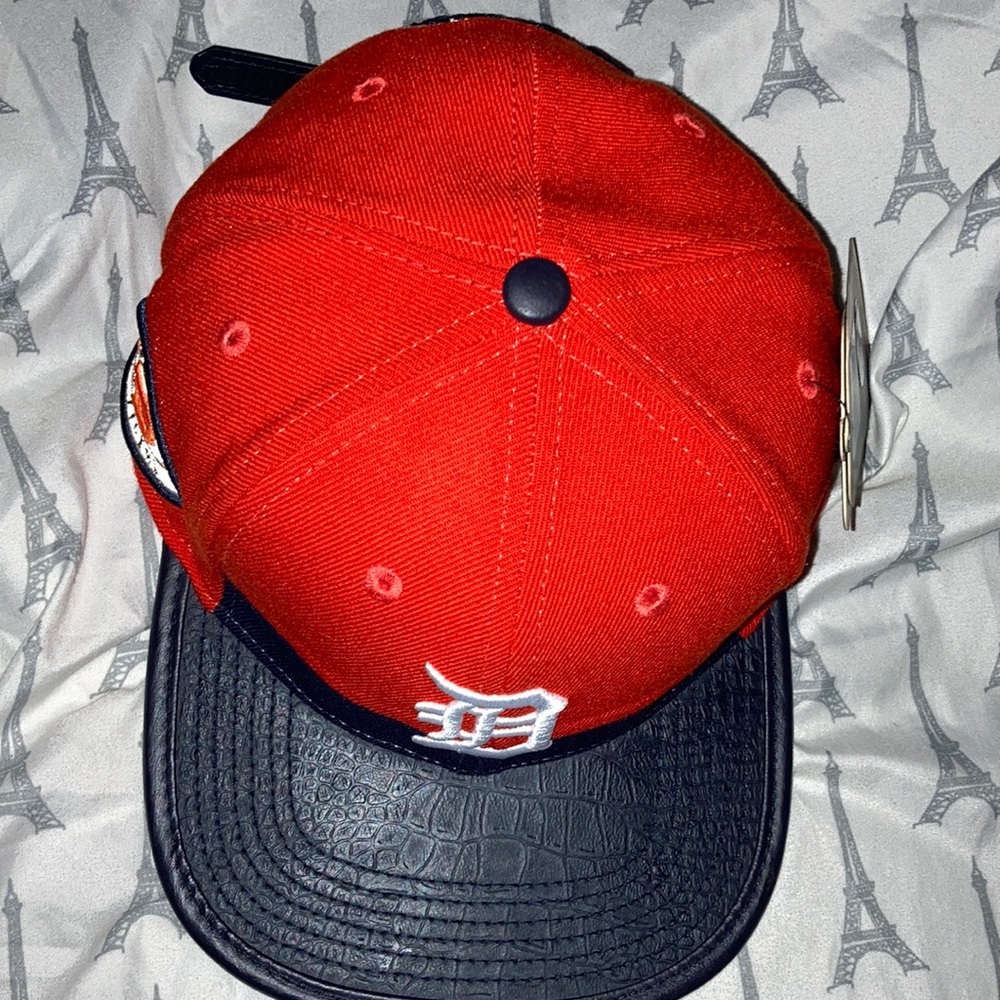 DETROIT TIGERS BASEBALL PRO STANDARD LUXURY ATHLETIC BRAND NEW GENUINE LEATHER